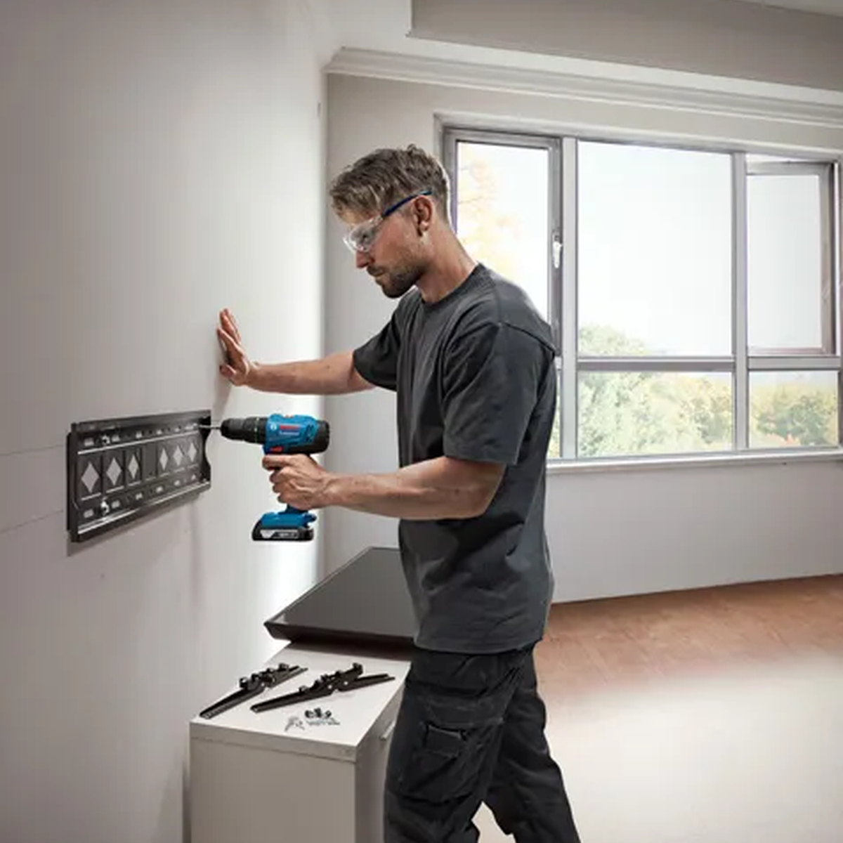 Máy khoan vặn vít pin Bosch GSB 183-LI (2 pin) 06019K91K0